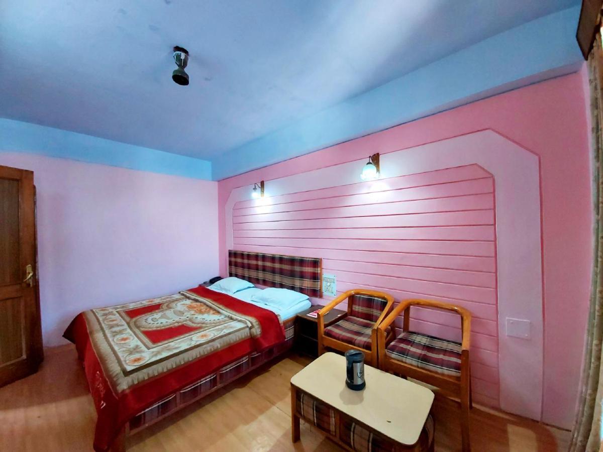 Hotel Radhe Continental Nainital Bagian luar foto