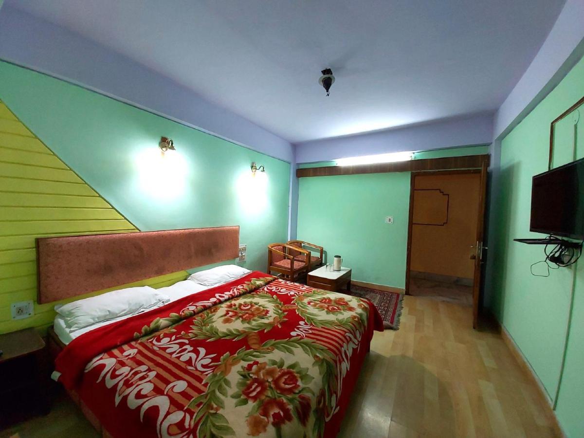 Hotel Radhe Continental Nainital Bagian luar foto