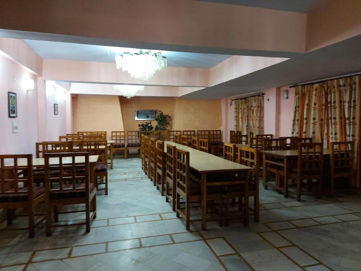 Hotel Radhe Continental Nainital Bagian luar foto