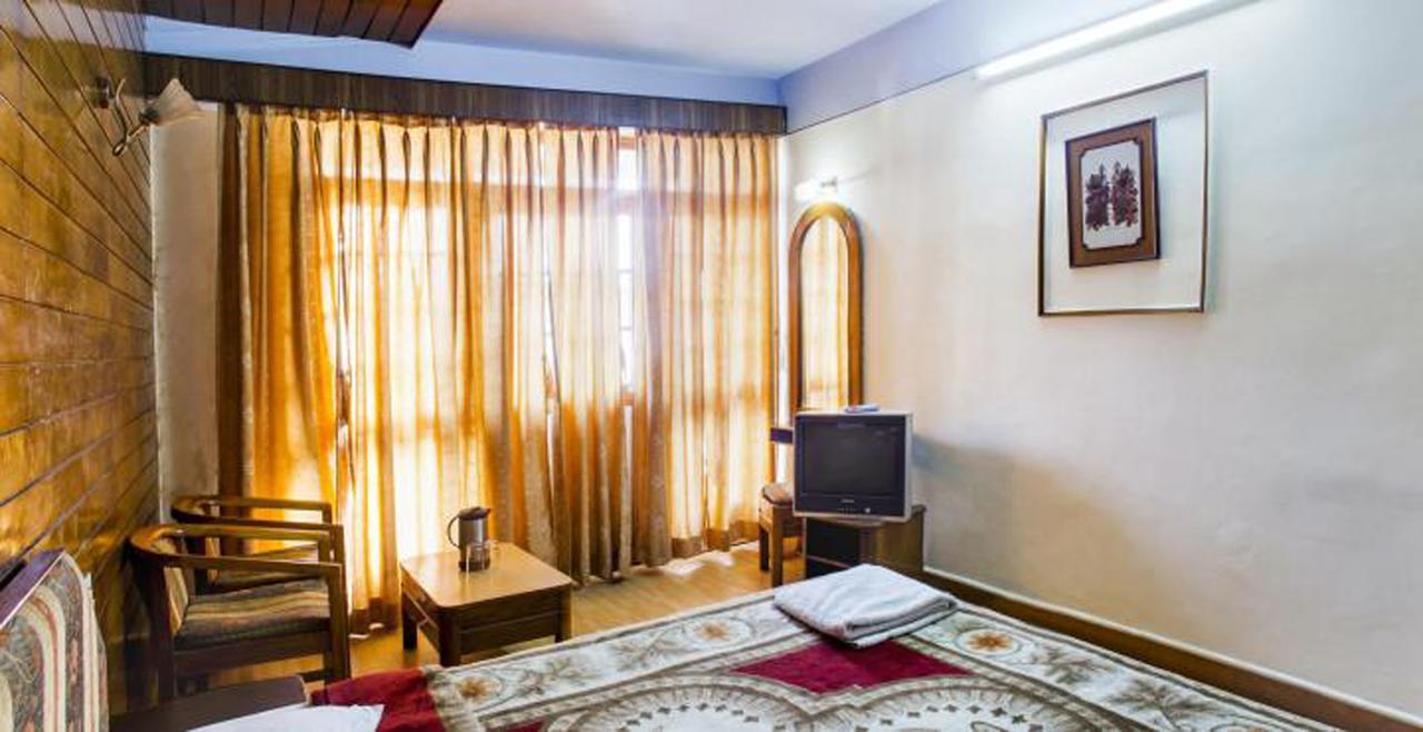 Hotel Radhe Continental Nainital Bagian luar foto