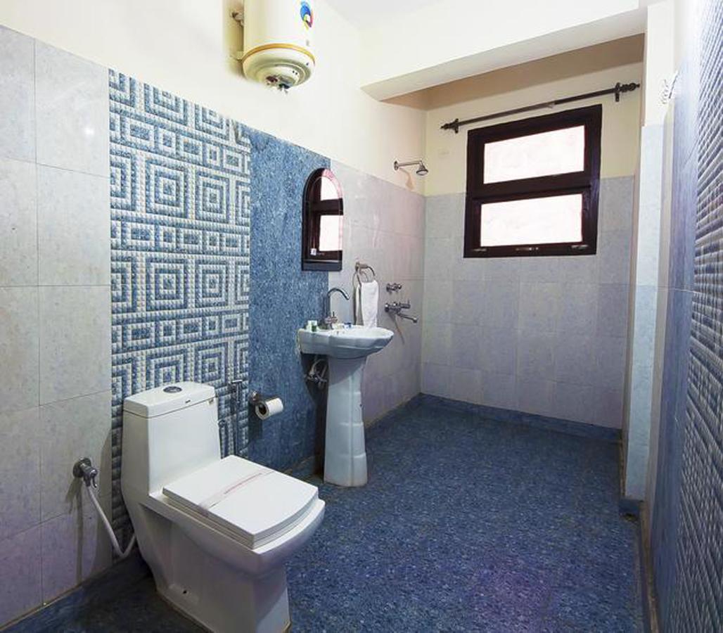 Hotel Radhe Continental Nainital Bagian luar foto